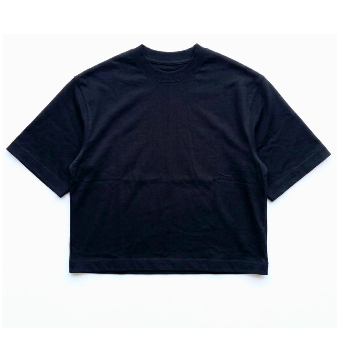 Blank boxy cropped t-shirt in black 230 GSM combed cotton for streetwear brands